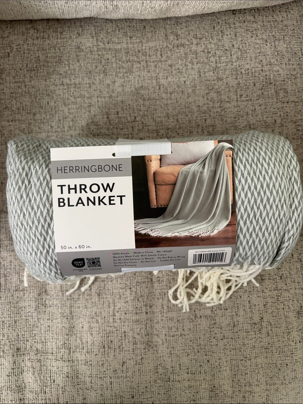 Herringbone Throw Blanket - Soft Light green  nwt
